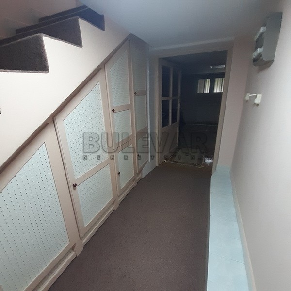 četvorosobna kuća, 250 m2, Donja Vrežina, Tolstojeva ID: p-011392 9