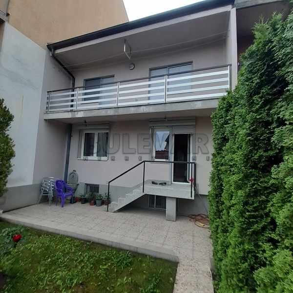 četvorosobna kuća, 250 m2, Donja Vrežina, Tolstojeva ID: p-011392 2