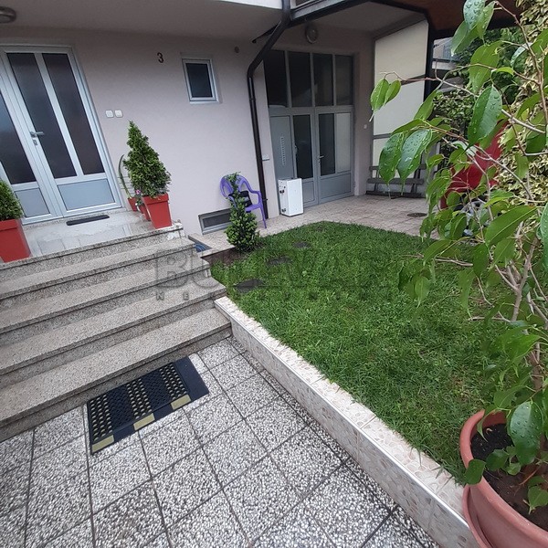 četvorosobna kuća, 250 m2, Donja Vrežina, Tolstojeva ID: p-011392 3