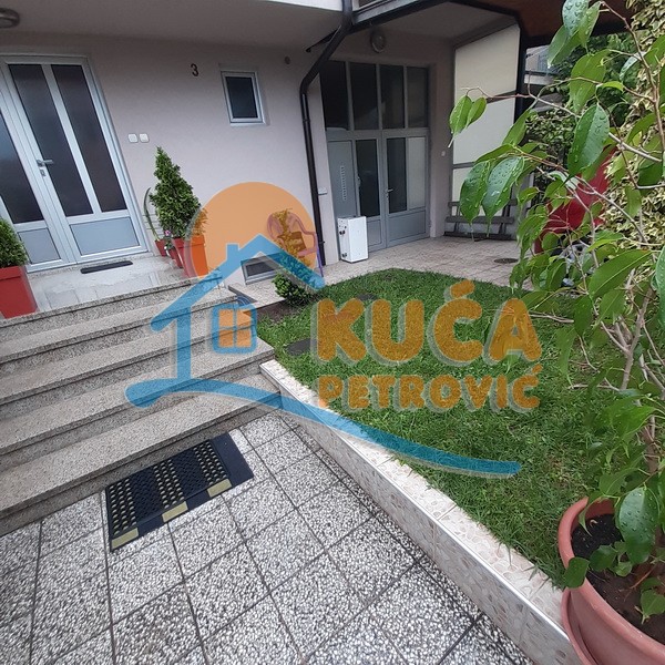 četvorosobna kuća, 250 m2, Donja Vrežina, Tolstojeva ID: p-011392 3