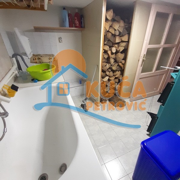 četvorosobna kuća, 250 m2, Donja Vrežina, Tolstojeva ID: p-011392 8