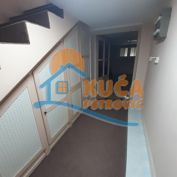 četvorosobna kuća, 250 m2, Donja Vrežina, Tolstojeva ID: p-011392 9