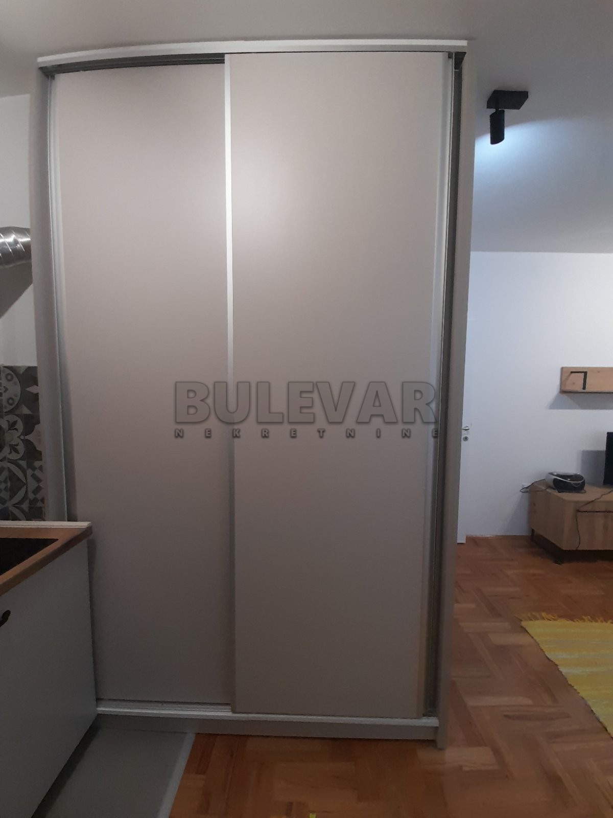 Jednosoban stan, 45 m2, Crveni Pevac, Vožda Karađorđa ID: i-05309 8