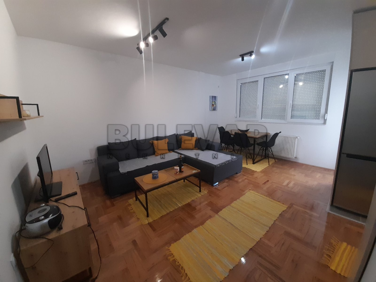 Jednosoban stan, 45 m2, Crveni Pevac, Vožda Karađorđa ID: i-05309 1