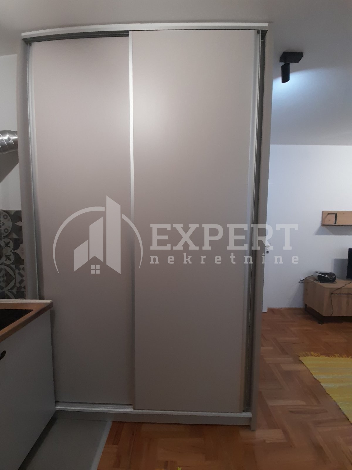 Jednosoban stan, 45 m2, Crveni Pevac, Vožda Karađorđa ID: i-05309 8