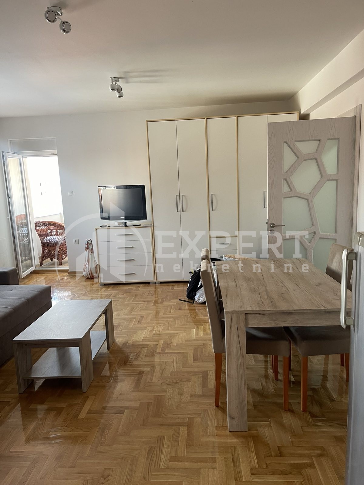 Jednosoban stan, 56 m2, Medijana, Zetska ID: i-011380 7