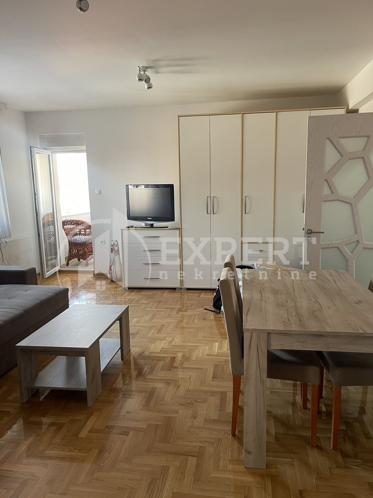 Jednosoban stan, 56 m2, Medijana, Zetska ID: i-011380 9