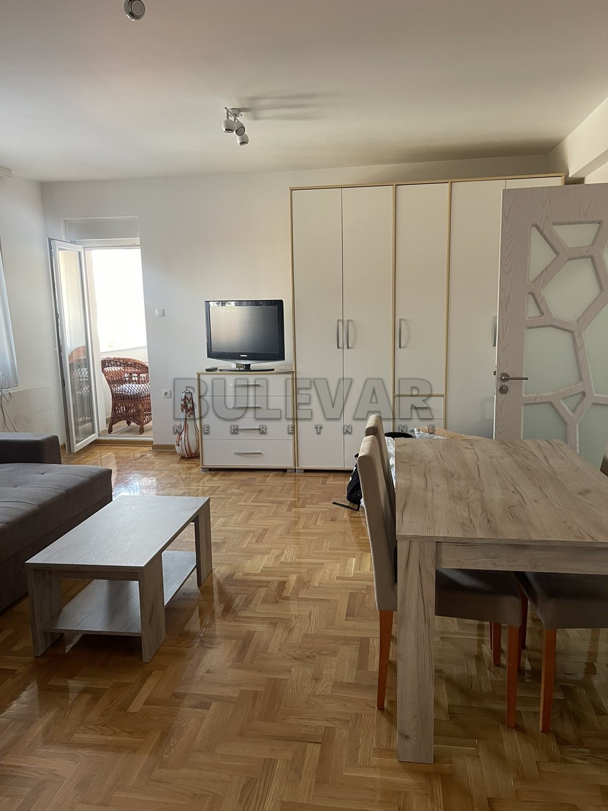 Jednosoban stan, 56 m2, Medijana, Zetska ID: i-011380 9