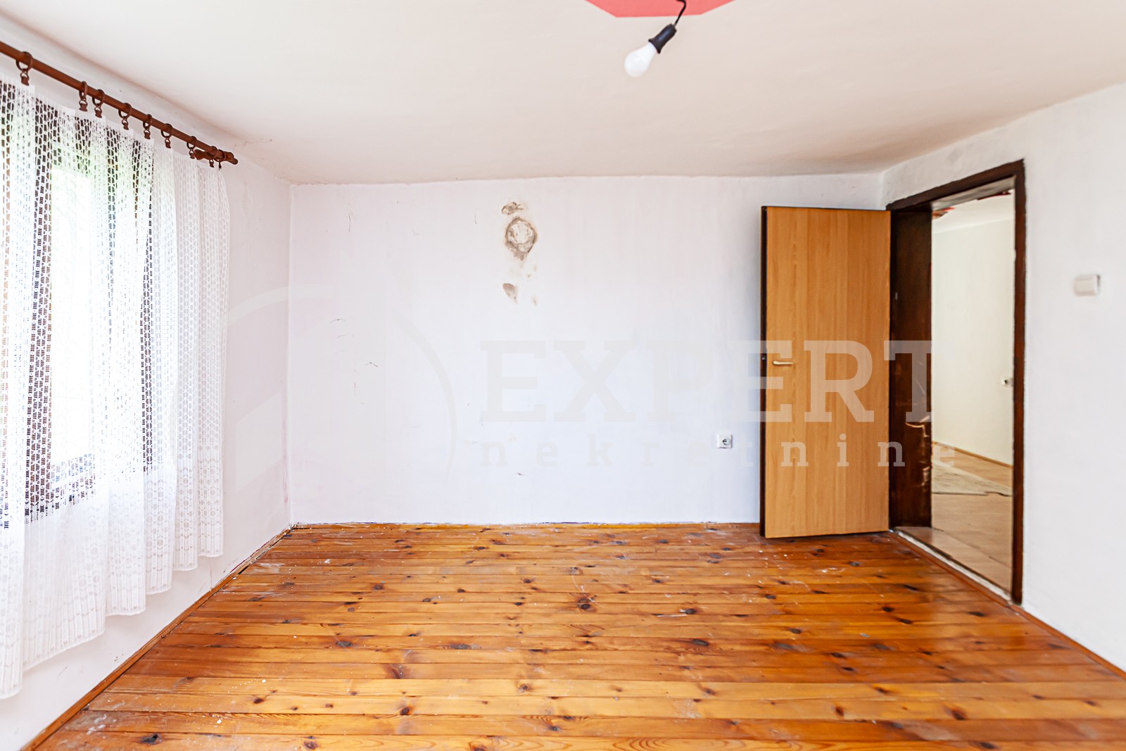 Trosobna kuća, 129 m2, Niška Banja, Sinđelićev trg ID: p-011394 11