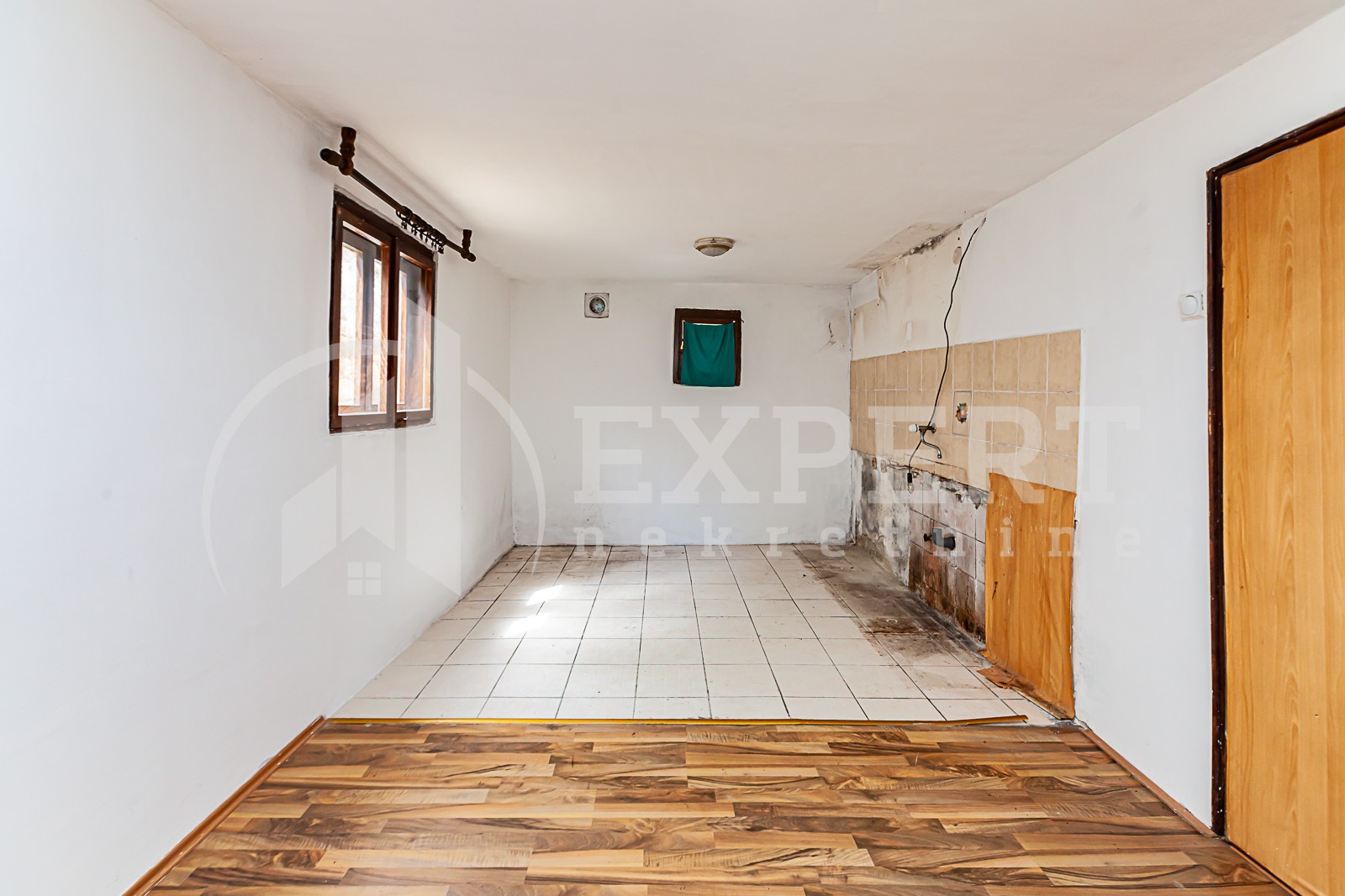 Trosobna kuća, 129 m2, Niška Banja, Sinđelićev trg ID: p-011394 9