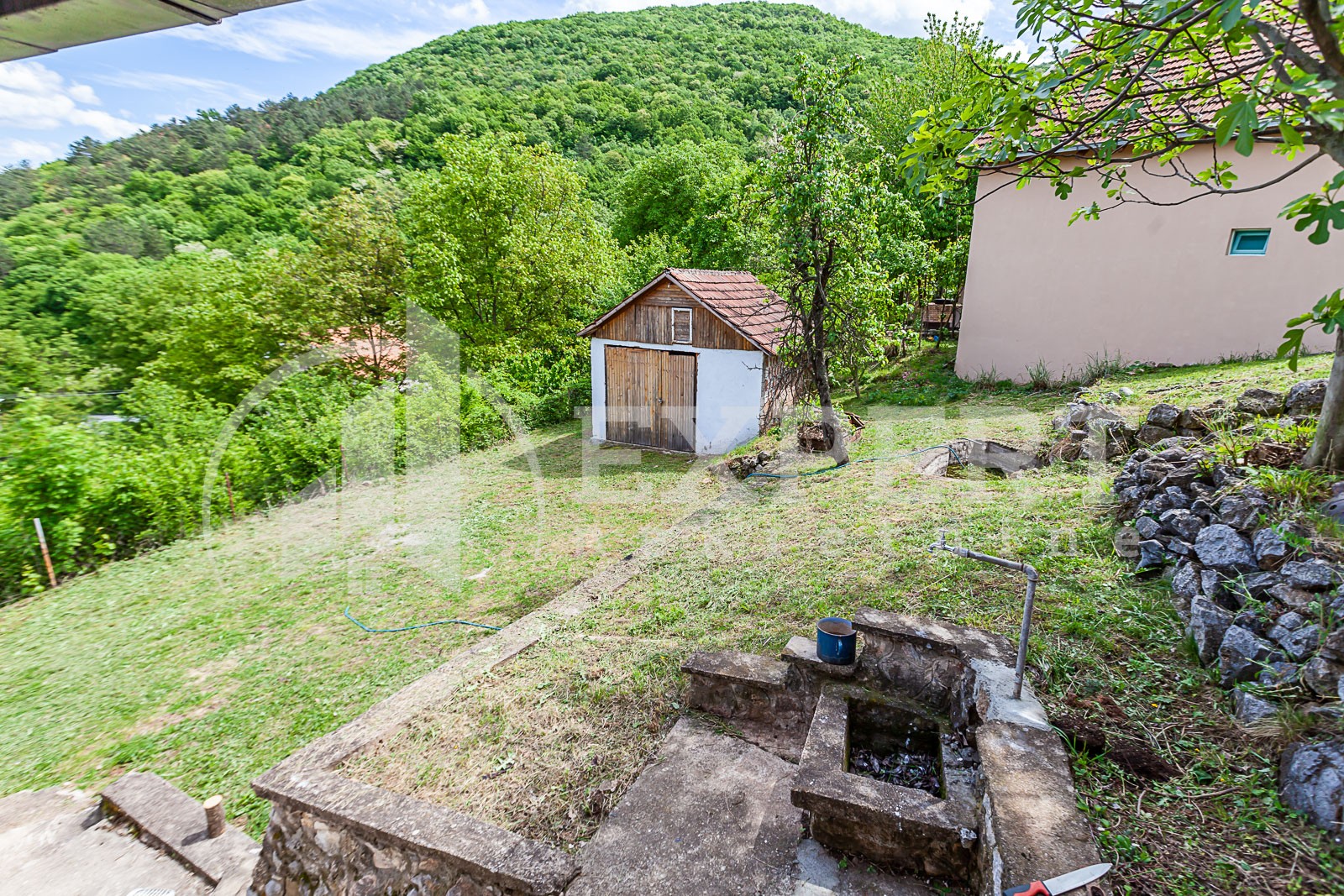 Trosobna kuća, 129 m2, Niška Banja, Sinđelićev trg ID: p-011394 18