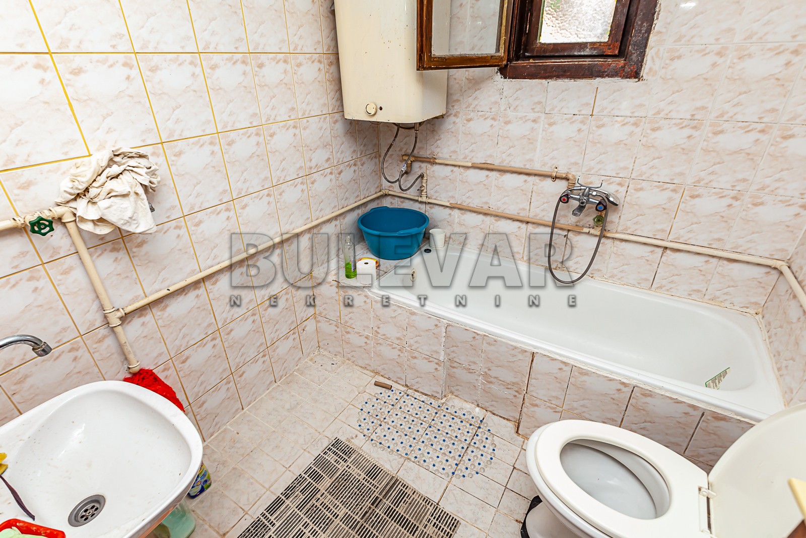 Trosobna kuća, 129 m2, Niška Banja, Sinđelićev trg ID: p-011394 14