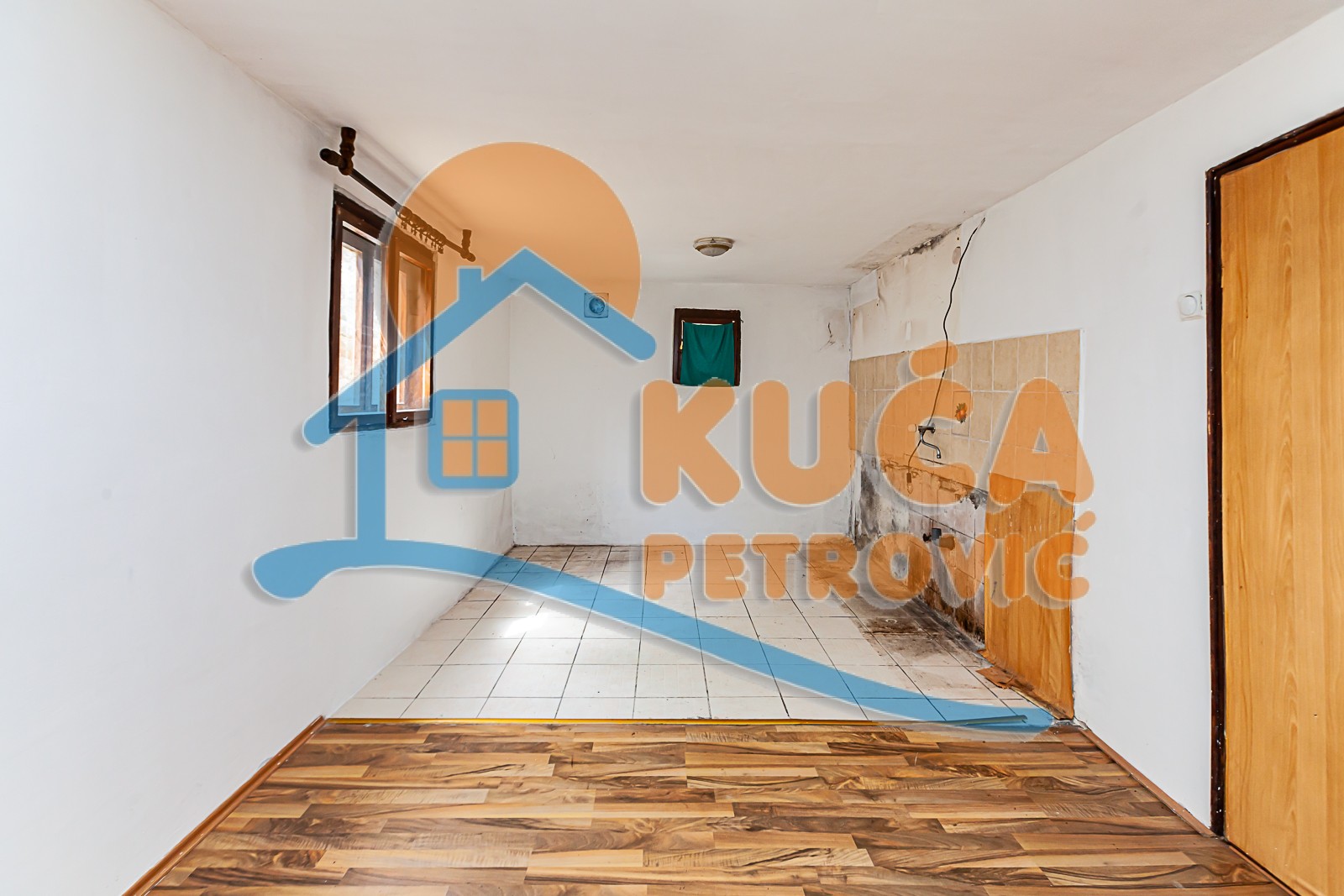 Trosobna kuća, 129 m2, Niška Banja, Sinđelićev trg ID: p-011394 9