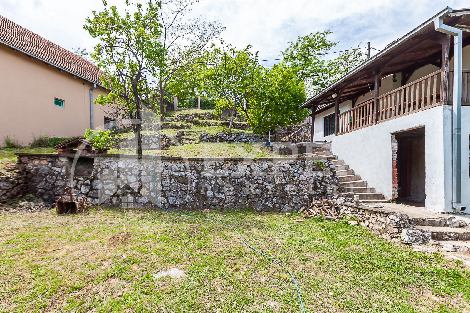 Trosobna kuća, 129 m2, Niška Banja, Sinđelićev trg ID: p-011394 2