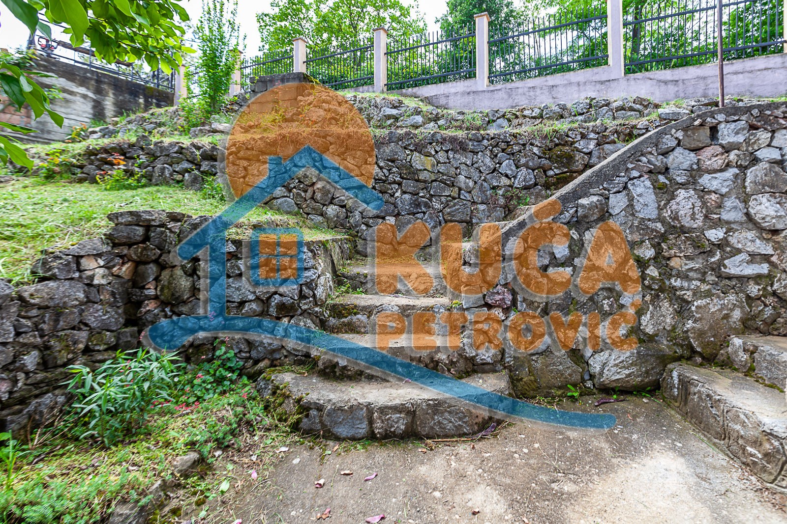 Trosobna kuća, 129 m2, Niška Banja, Sinđelićev trg ID: p-011394 16