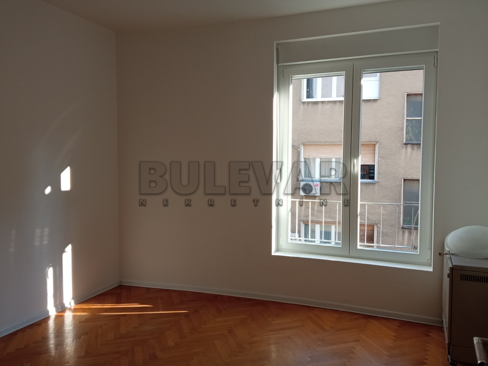 Lokal, 44 m2, Centar, Obrenovićeva ID: i-08138 8