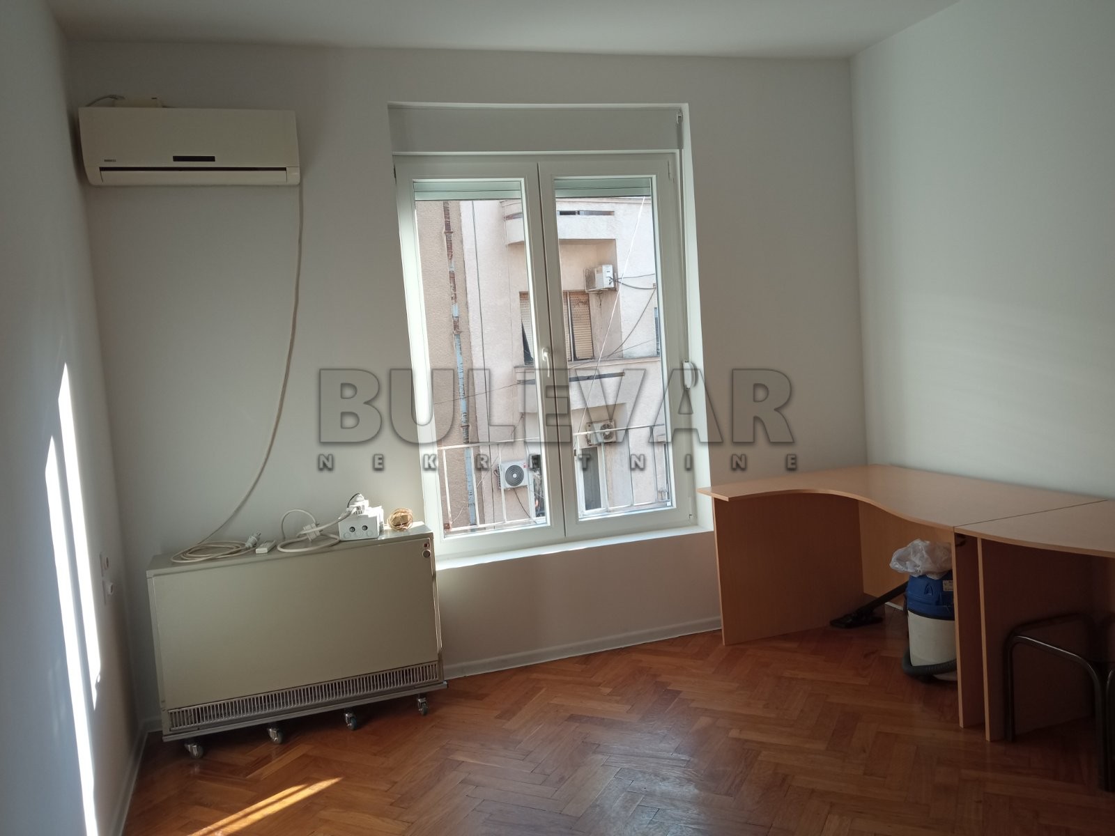 Lokal, 44 m2, Centar, Obrenovićeva ID: i-08138 2