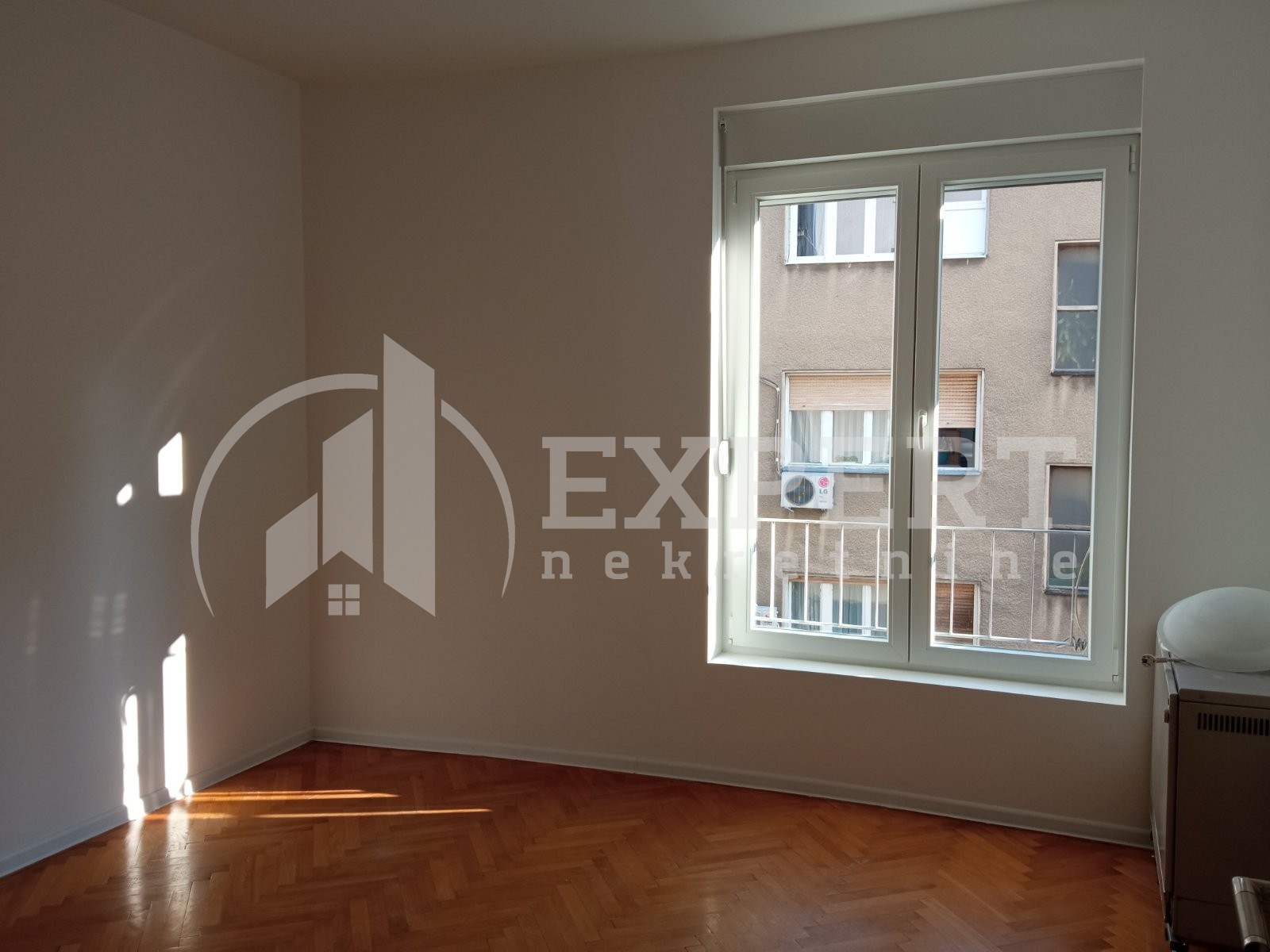 Lokal, 44 m2, Centar, Obrenovićeva ID: i-08138 8