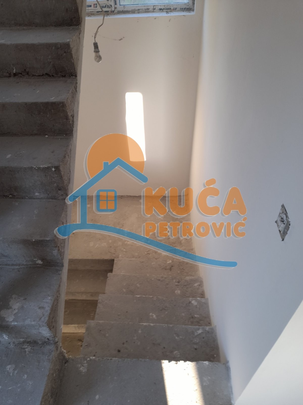 četvorosobna kuća, 204 m2, Donja Vrežina, Kninska ID: p-011456 3