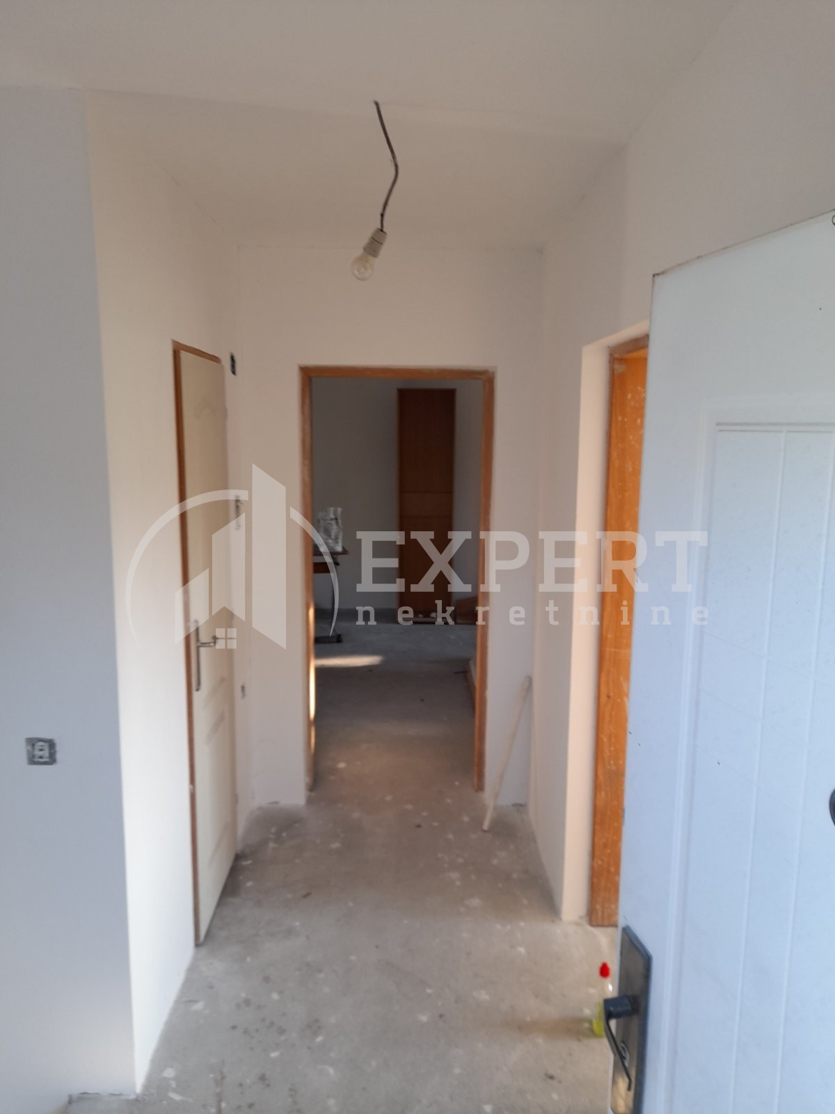 četvorosobna kuća, 204 m2, Donja Vrežina, Kninska ID: p-011456 27