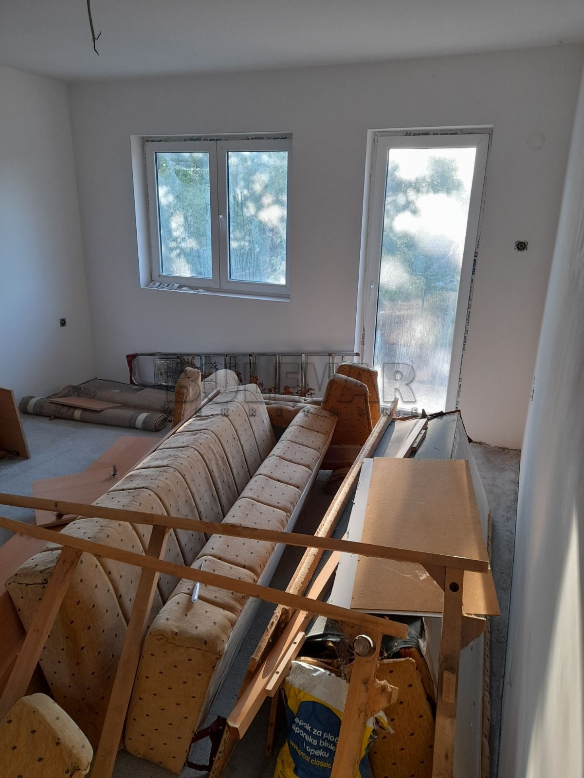 četvorosobna kuća, 204 m2, Donja Vrežina, Kninska ID: p-011456 2