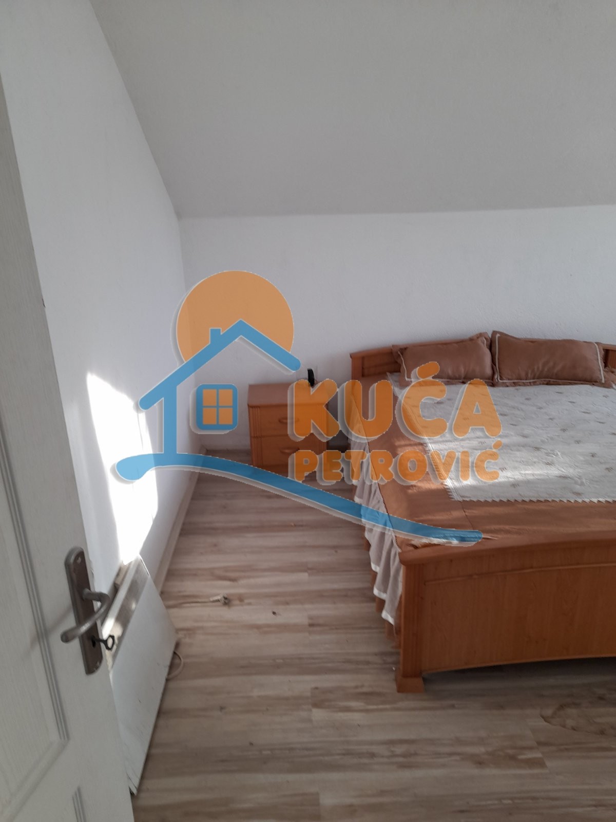 četvorosobna kuća, 204 m2, Donja Vrežina, Kninska ID: p-011456 16