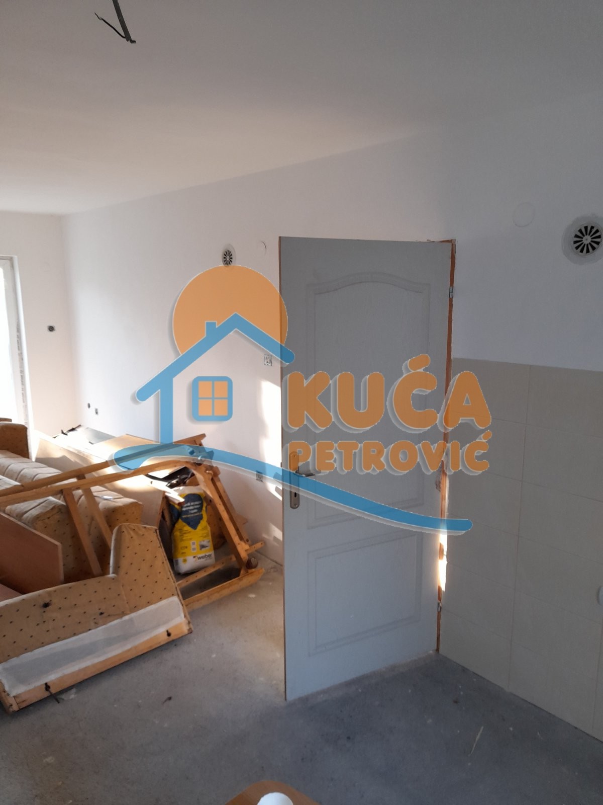 četvorosobna kuća, 204 m2, Donja Vrežina, Kninska ID: p-011456 17