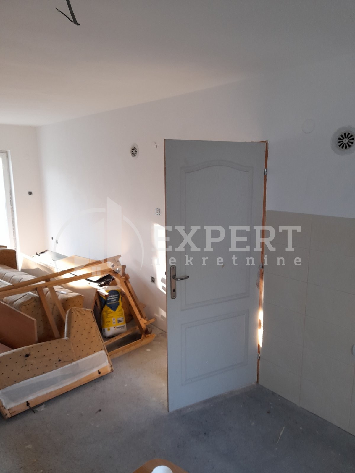 četvorosobna kuća, 204 m2, Donja Vrežina, Kninska ID: p-011456 17