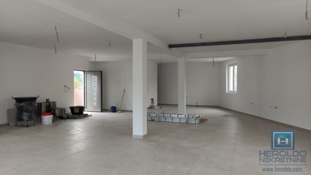 Posebna ponuda poslovni prostor u centru Rekovca 5