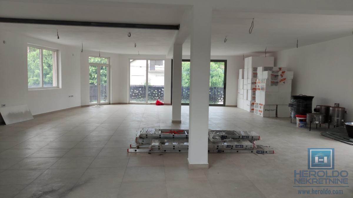 Posebna ponuda poslovni prostor u centru Rekovca 15