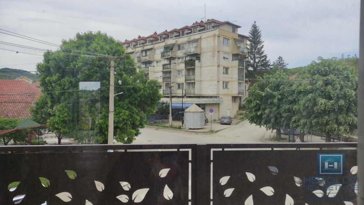 Posebna ponuda poslovni prostor u centru Rekovca 16