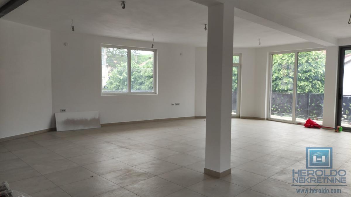 Posebna ponuda poslovni prostor u centru Rekovca 17