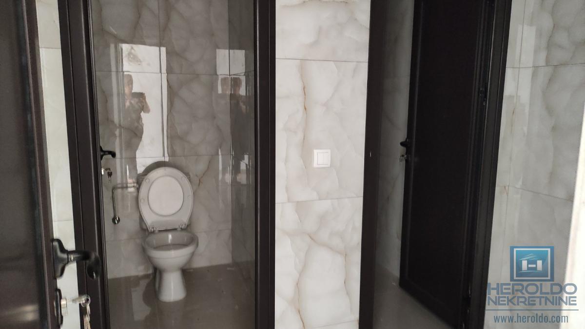 Posebna ponuda poslovni prostor u centru Rekovca 20