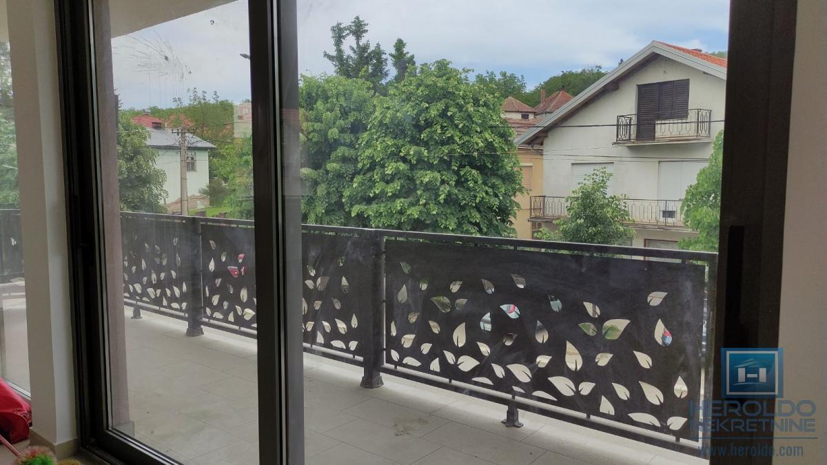 Posebna ponuda poslovni prostor u centru Rekovca 11