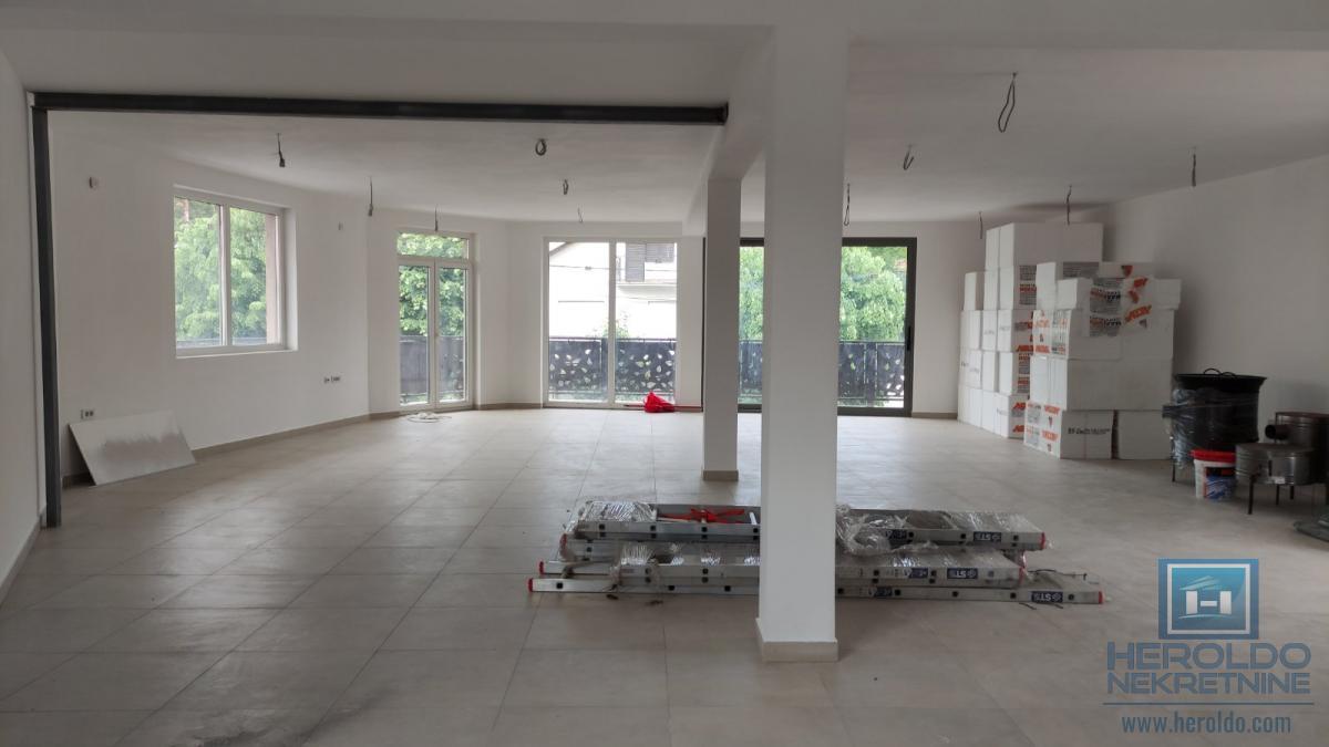 Posebna ponuda poslovni prostor u centru Rekovca 14