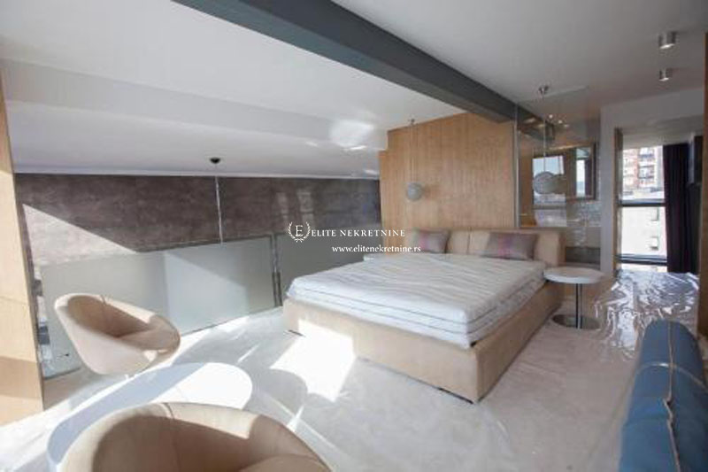 Izdaje se Luksuzan PENTHOUSE na Vracaru  garaza 3