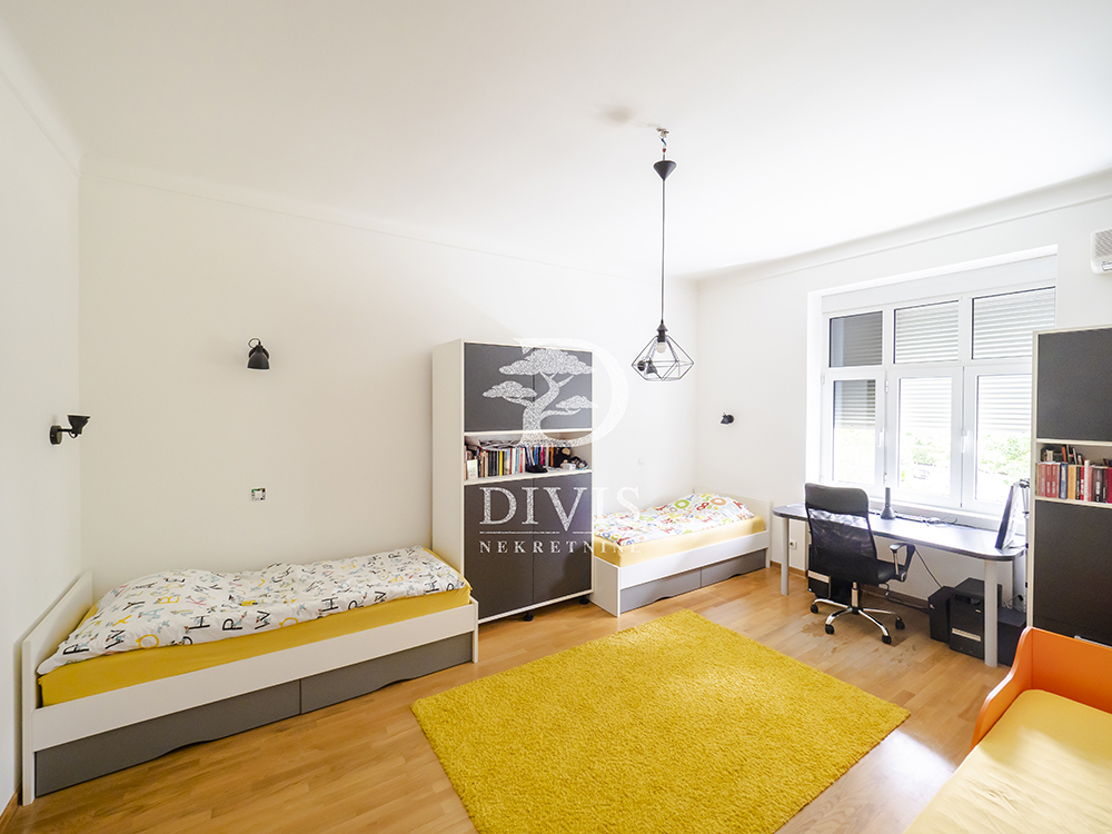 Renoviran stan  Karadjordjeva  Zemun  123m² 4