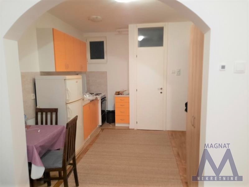 Stan,NOVI SAD,BULEVAR,kv: 30, € 280, ID: 9101590 7