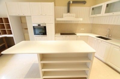 Četvorosoban stan za izdavanje  Njegoseva  2 500   168m² 3