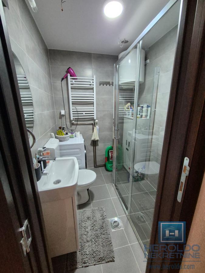 Na prodaju stan u Ćupriji 10