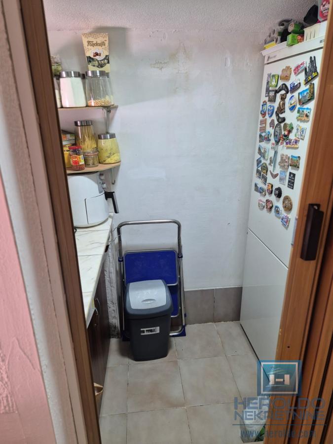 Na prodaju stan u Ćupriji 9