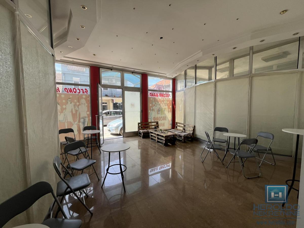 Lokal u centru grada u novijoj zgradi 5