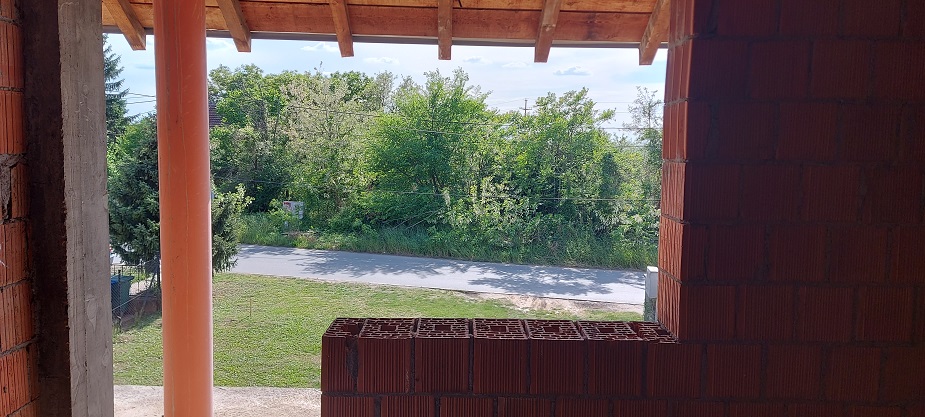 Kuca u Ostruznici na 15ari placa 3