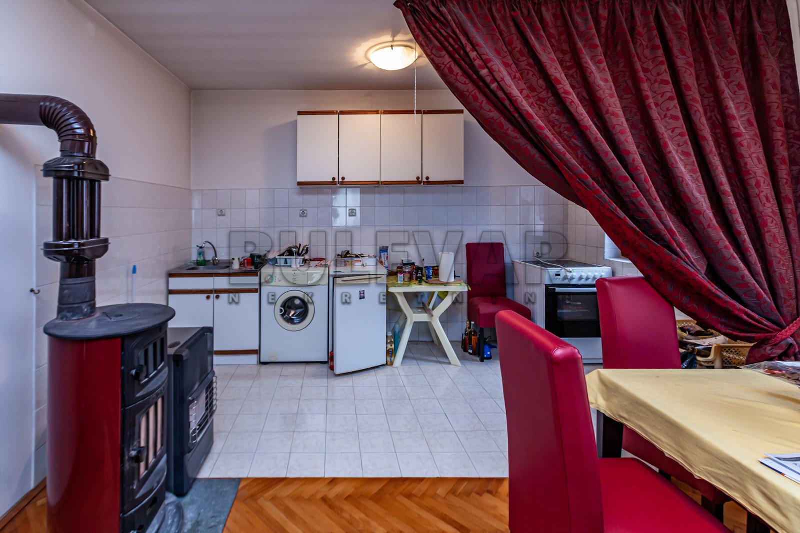 četvorosobna kuća, 214 m2, Trošarina, Gabrovački put ID: p-011567 6