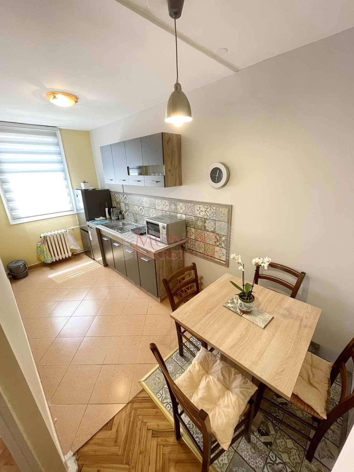 Dvosoban stan u samom centru, cg, Niš 8