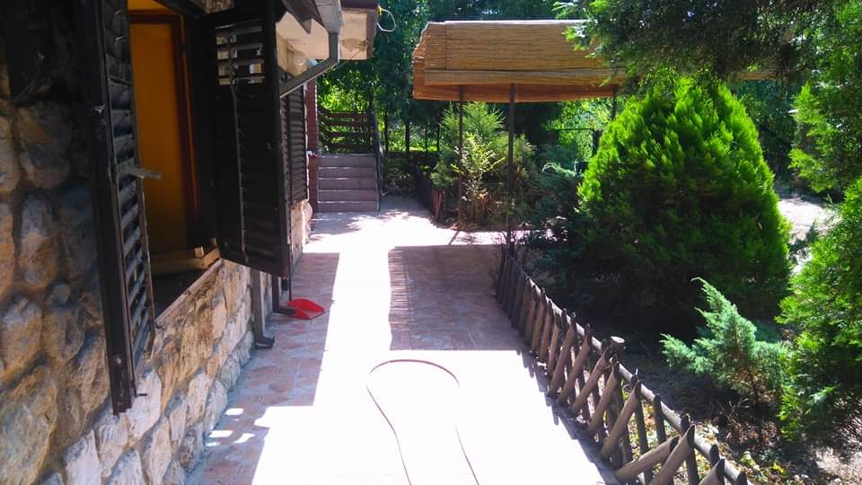 Prodajem kucu u Vincima Golubac 4