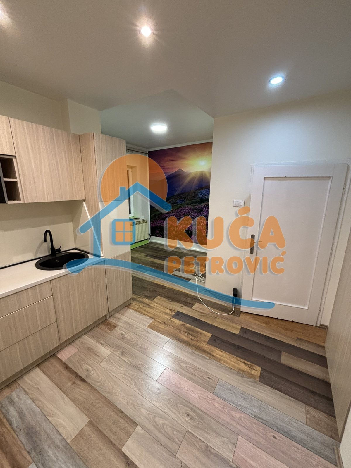 Lokal, 72 m2, Čair, Cara Dušana ID: i-011620 11