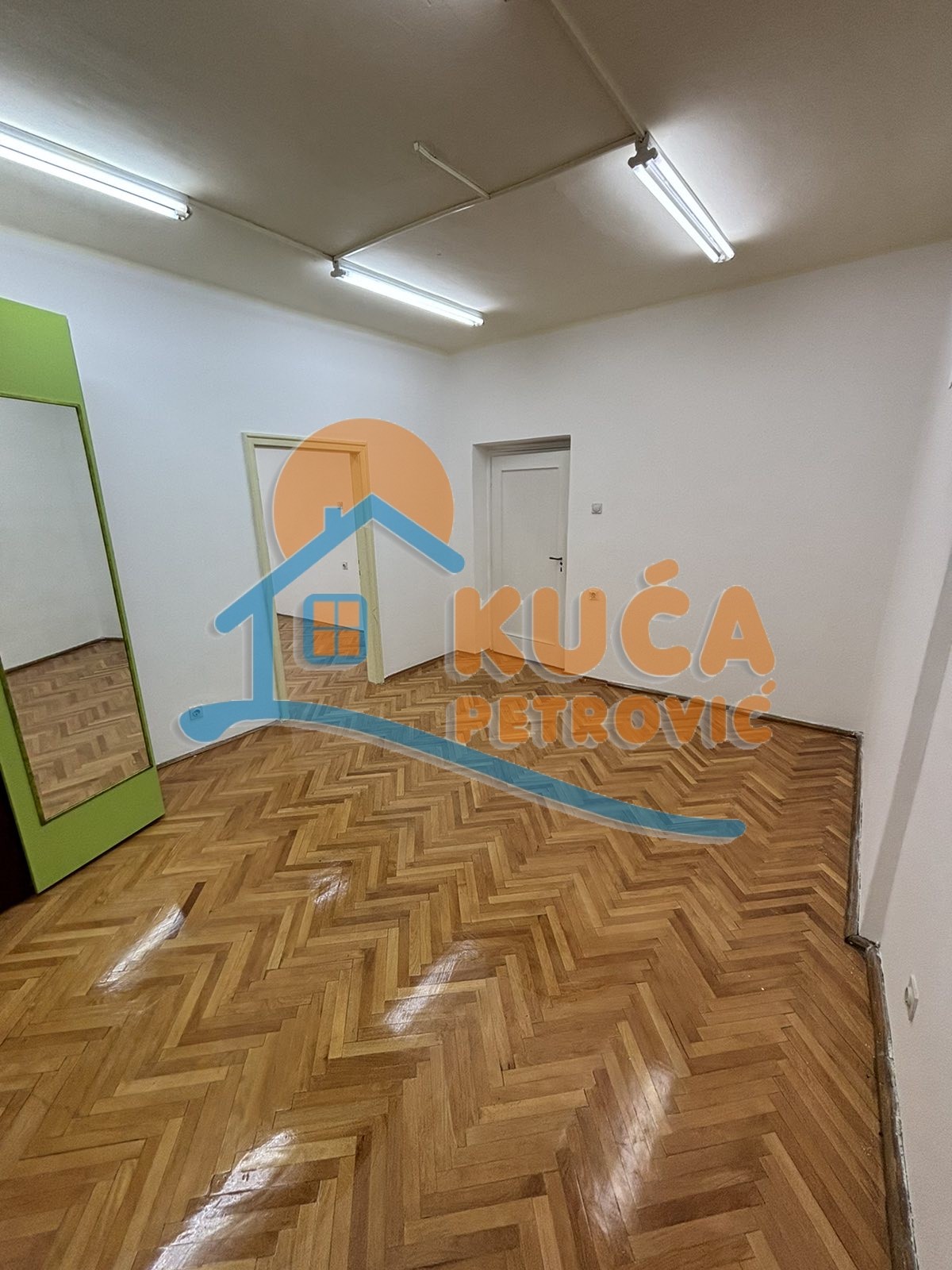 Lokal, 72 m2, Čair, Cara Dušana ID: i-011620 6
