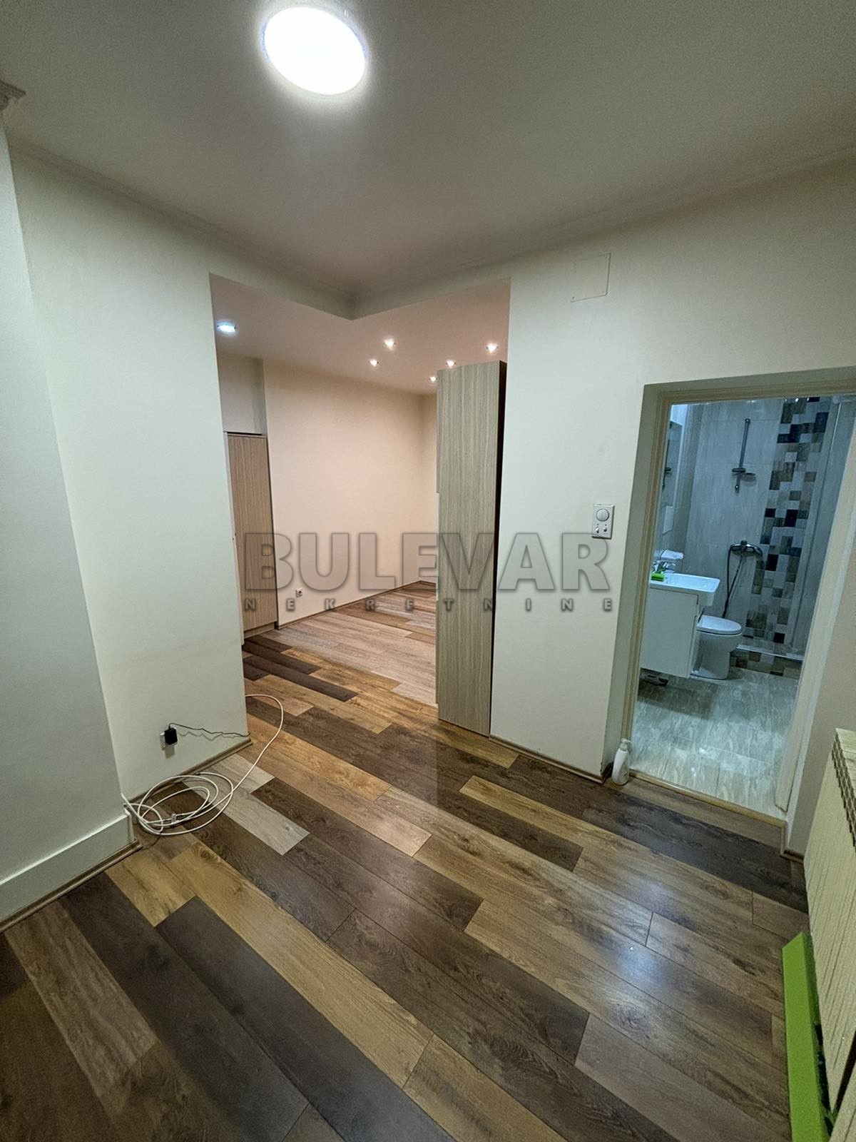 Lokal, 72 m2, Čair, Cara Dušana ID: i-011620 17