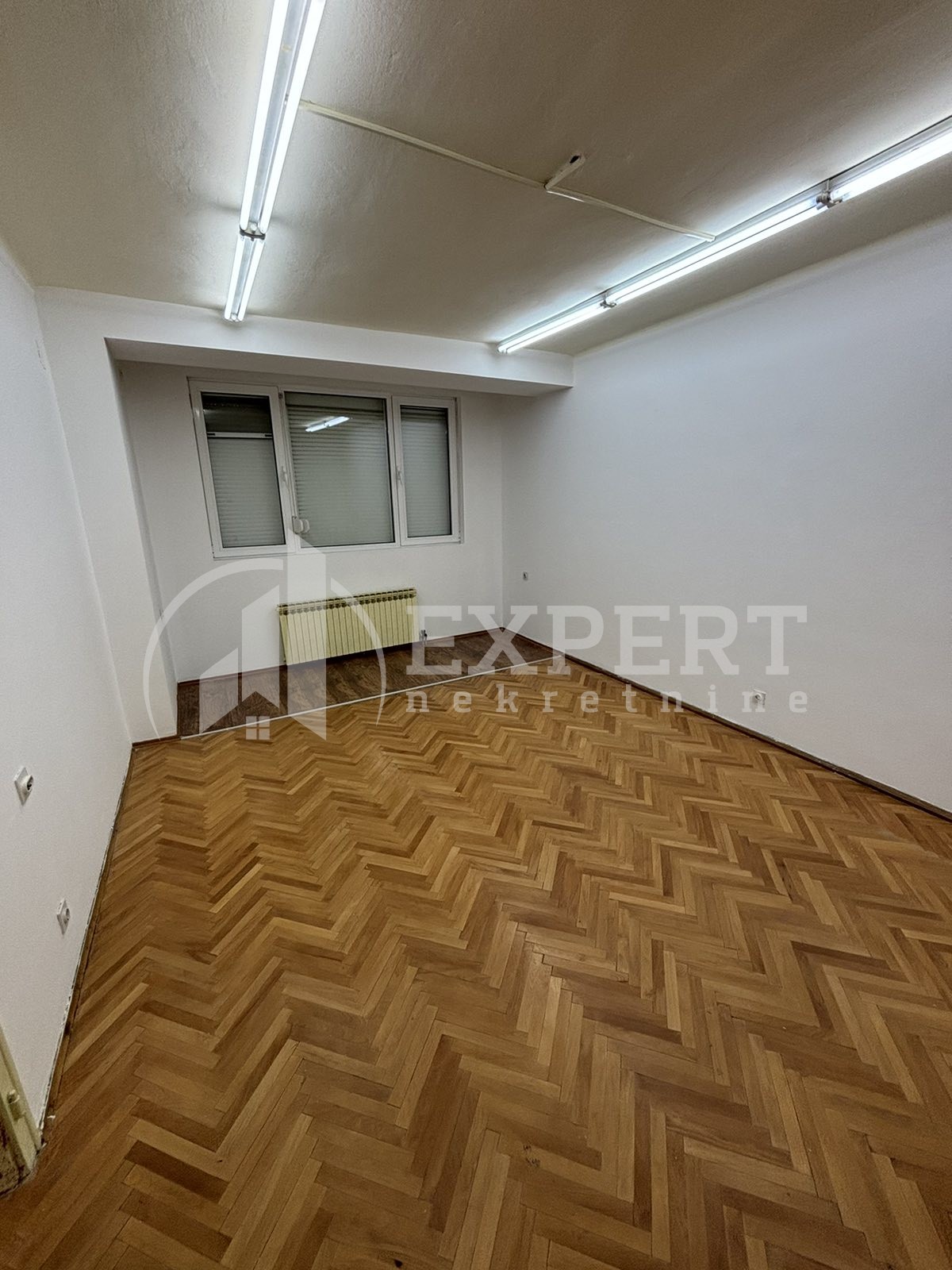 Lokal, 72 m2, Čair, Cara Dušana ID: i-011620 1